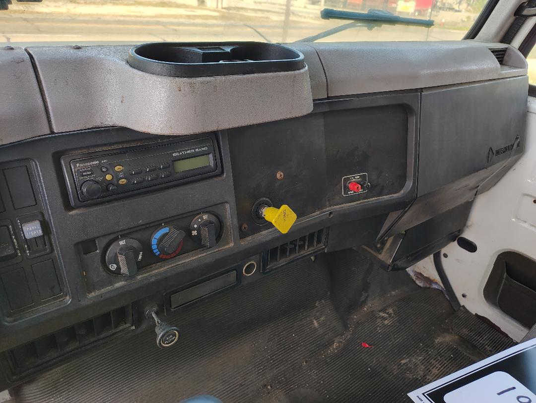 1999 INTERNATIONAL 4700 Low Profile T444E - Image 36